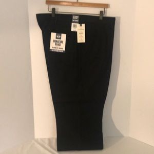 NEW Dockers Signature Khaki Classic Pleated 40x30